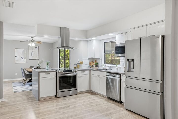 Property Photo:  5325 Glasgow Avenue  FL 32819 