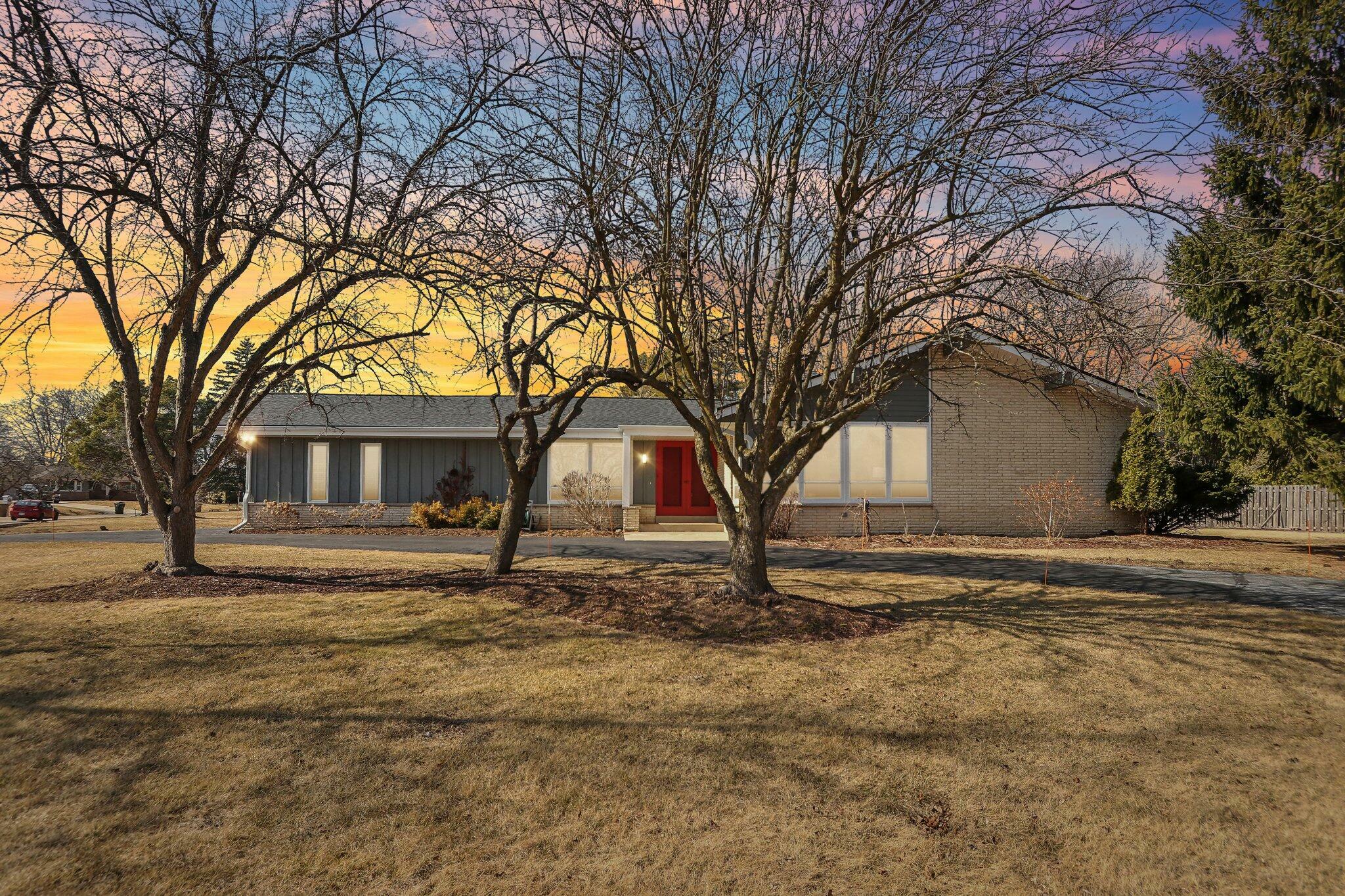 Property Photo: 8852 N Malibu Dr WI 53217