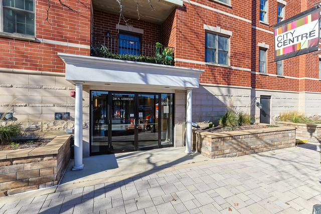 Property Photo: 210 N Addison Avenue 202 IL 60126