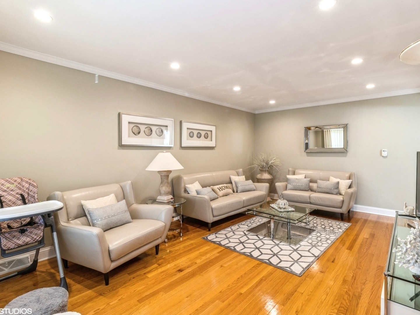 Property Photo:  4901 N Clifton Avenue  IL 60706 