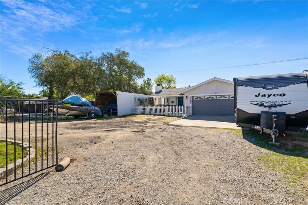 Property Photo:  23883 Vista Way  CA 92587 