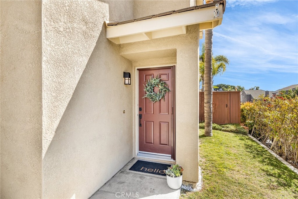 Property Photo: 8 Haley Court 27 CA 92656