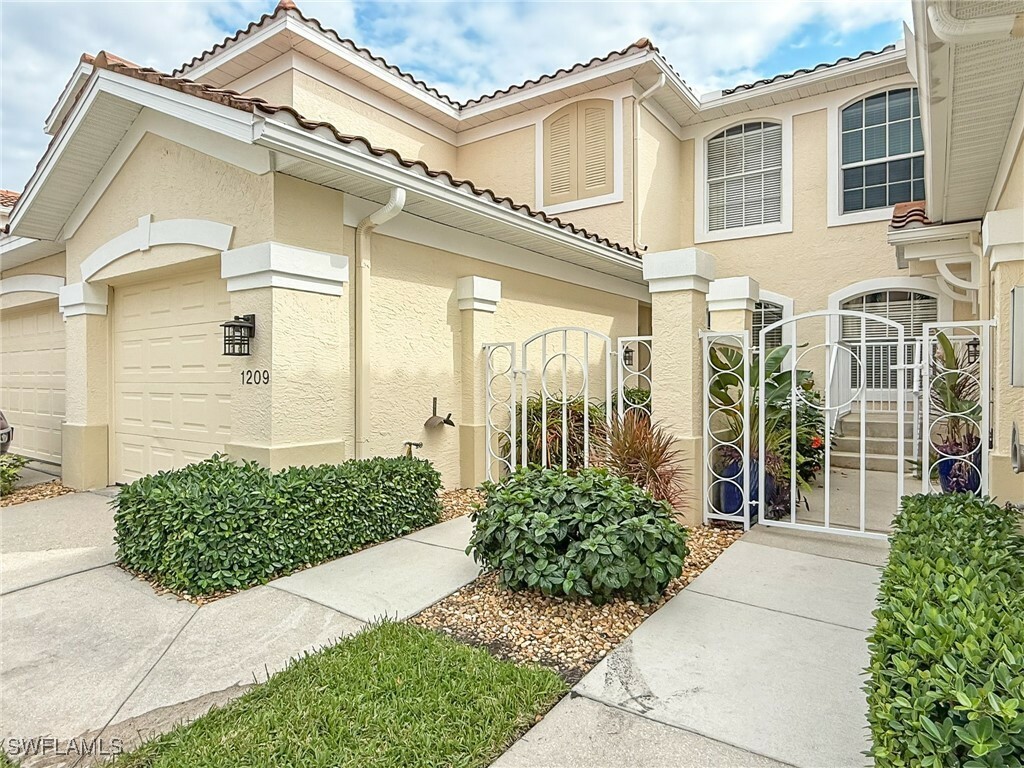 Property Photo:  15055 Tamarind Cay Court 1209  FL 33908 