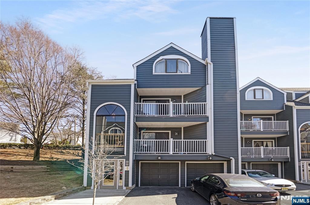 Property Photo: 11 Triumph Court B NJ 07073