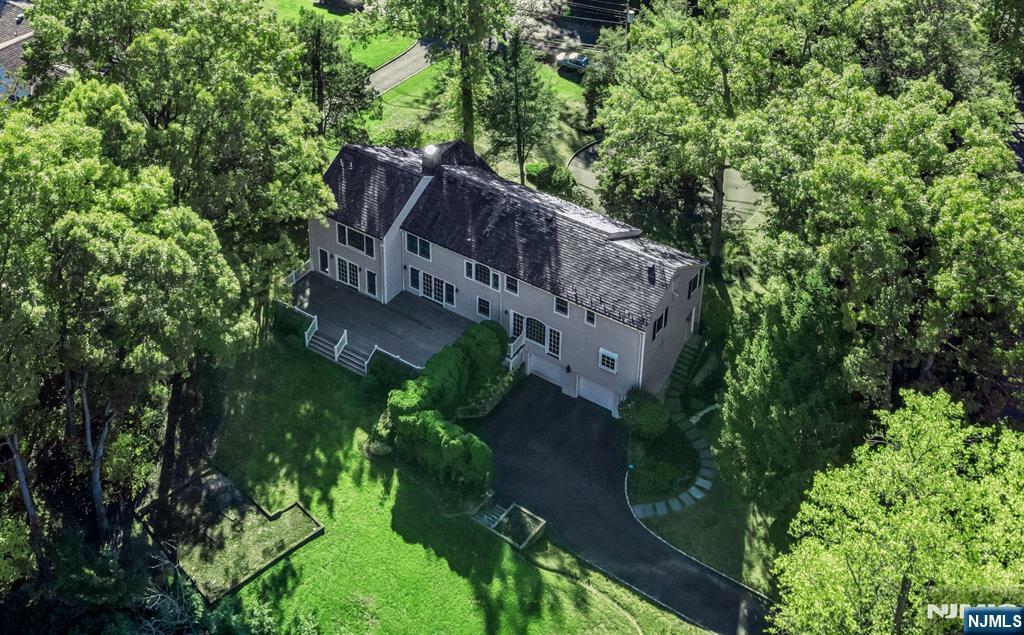 218 Highland Avenue  Millburn NJ 07078 photo