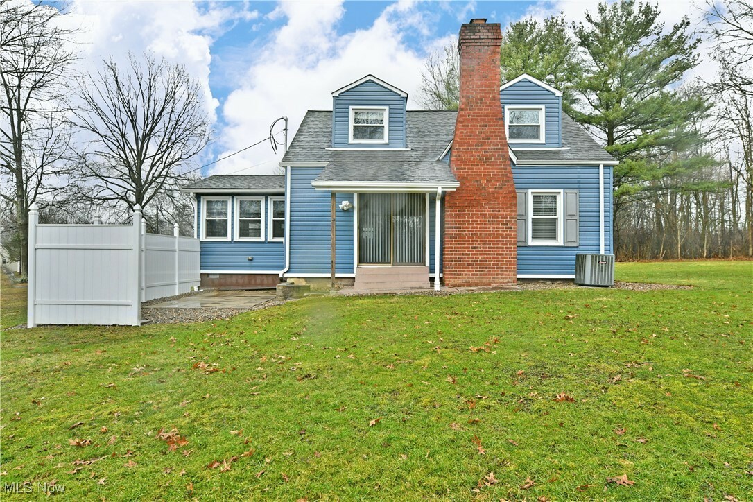 Property Photo: 1089 Alanson Avenue OH 44515