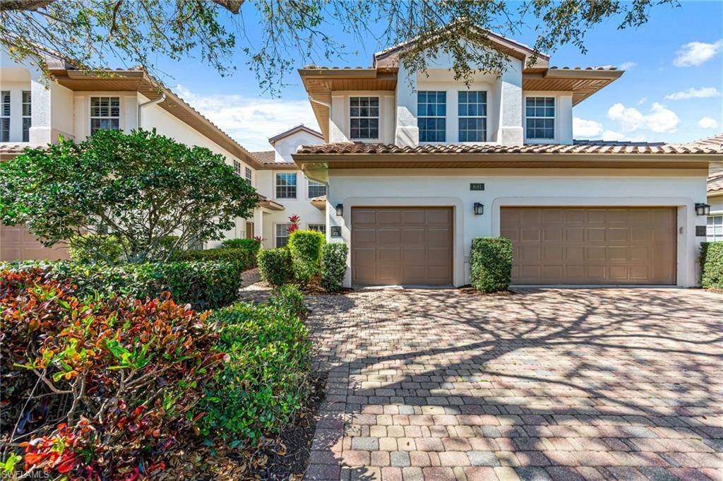Property Photo: 8181 Saratoga Dr 902 FL 34113