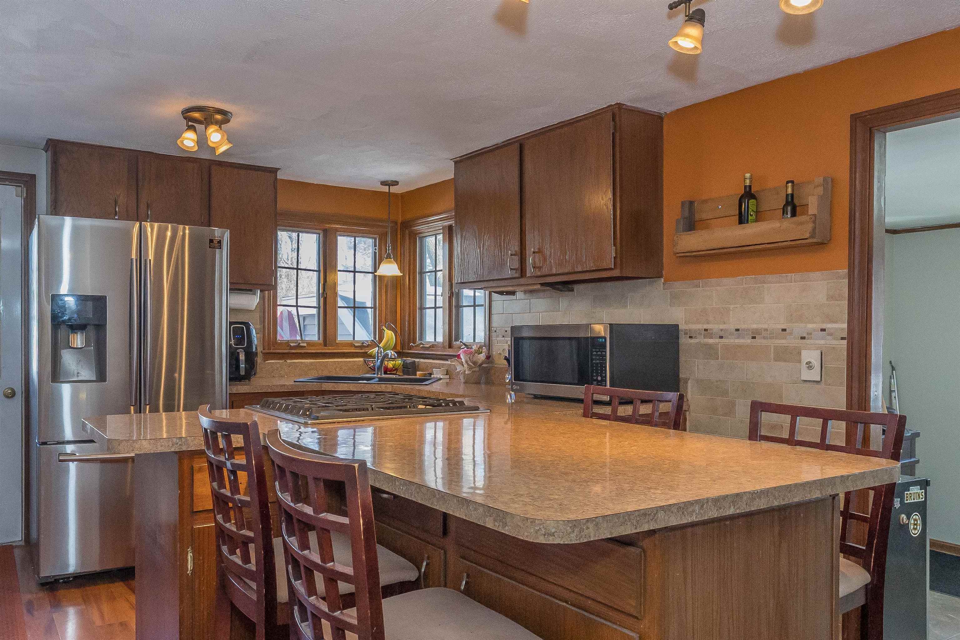 Property Photo: 92 Peele Road NH 03062