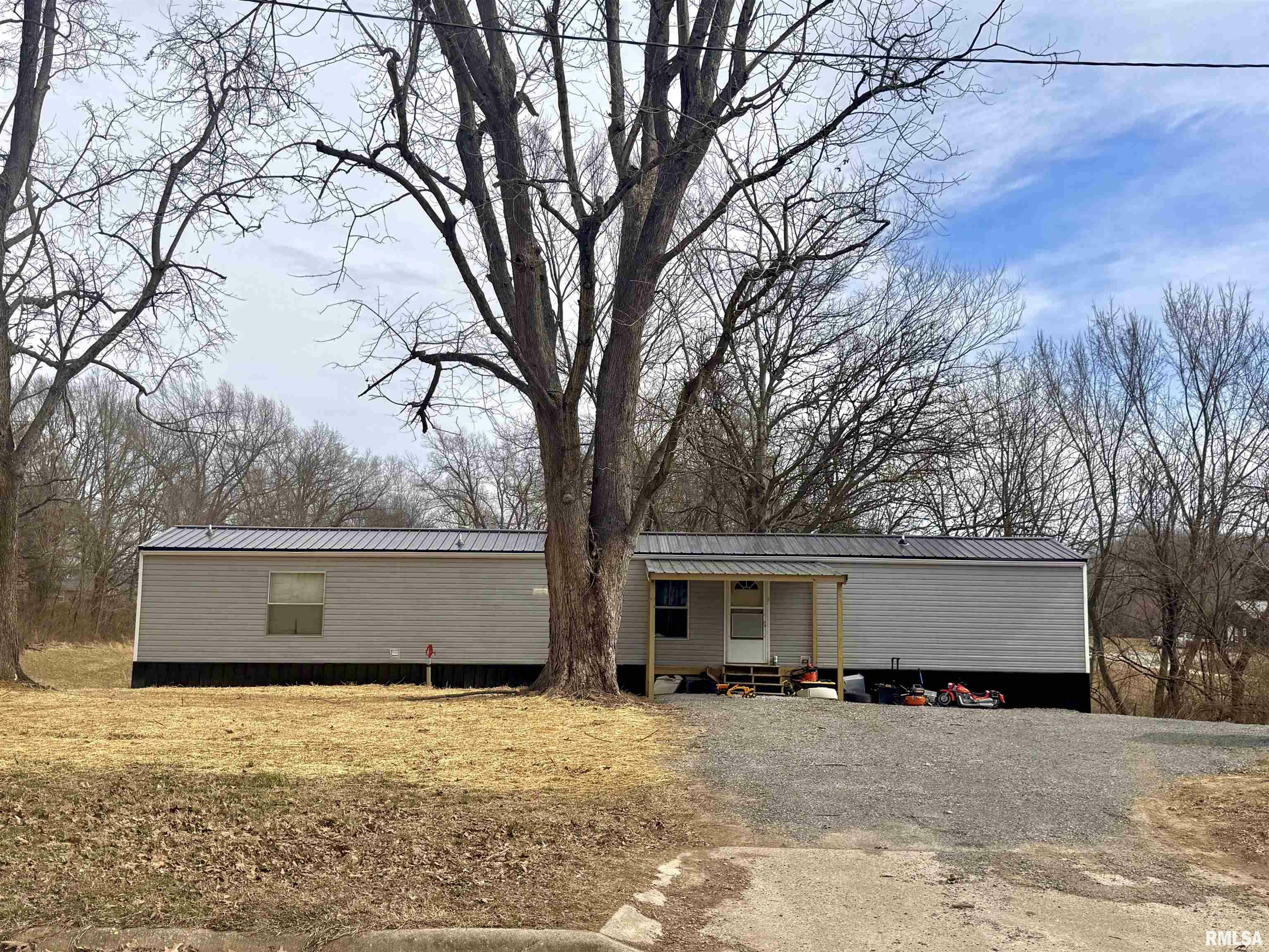 Property Photo:  615 Liberty Road  IL 62946 