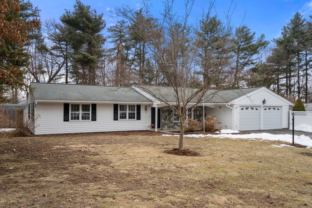 Property Photo:  5 Hickory Ln  MA 01701 