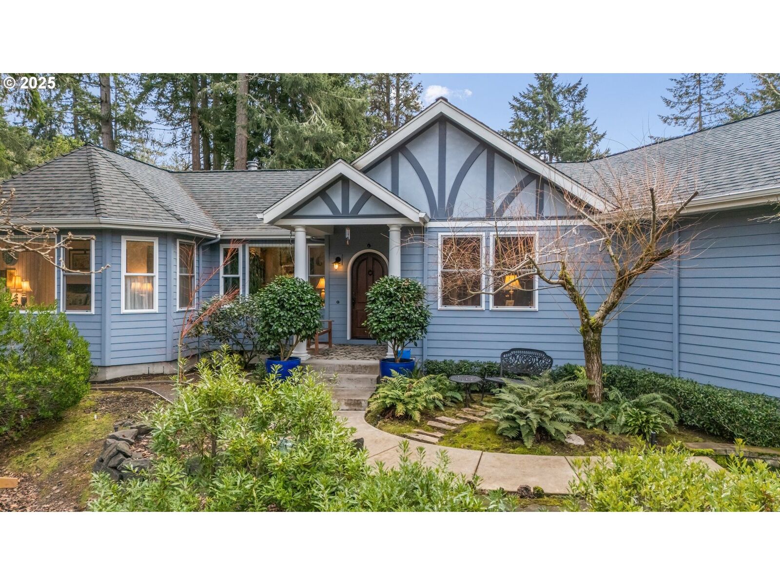 Property Photo:  1415 Barber Dr  OR 97405 