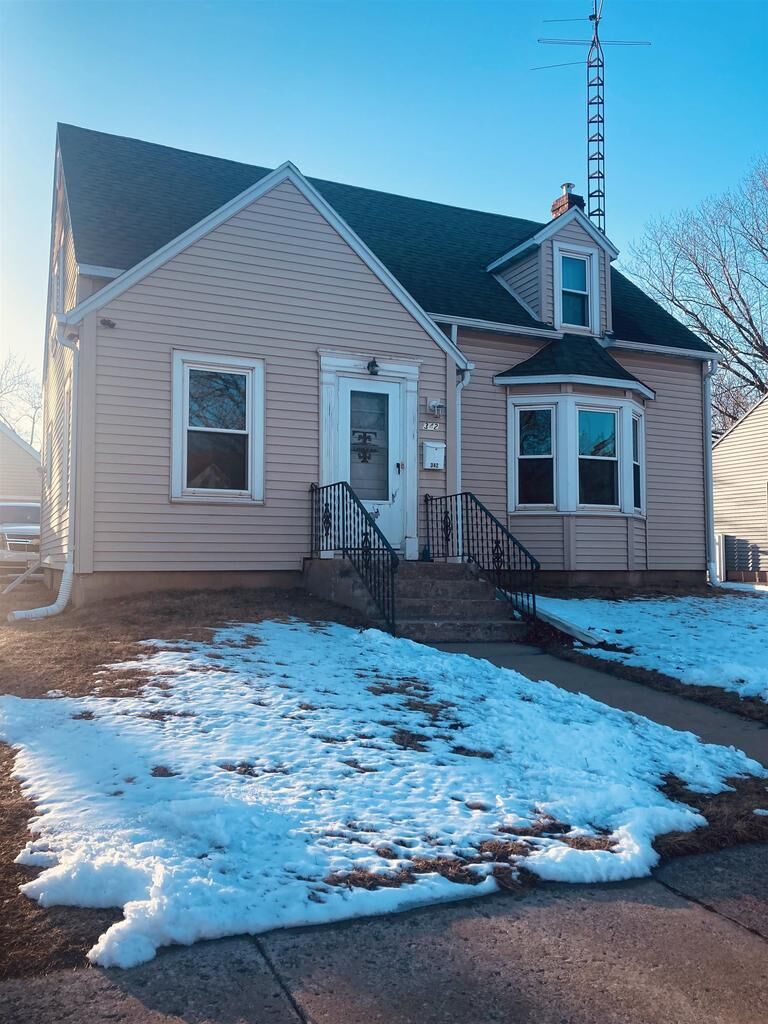Property Photo: 342 Warren Avenue WI 53959