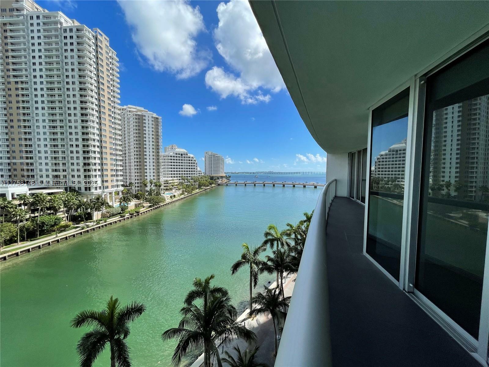 Property Photo:  465 Brickell Ave 819  FL 33131 