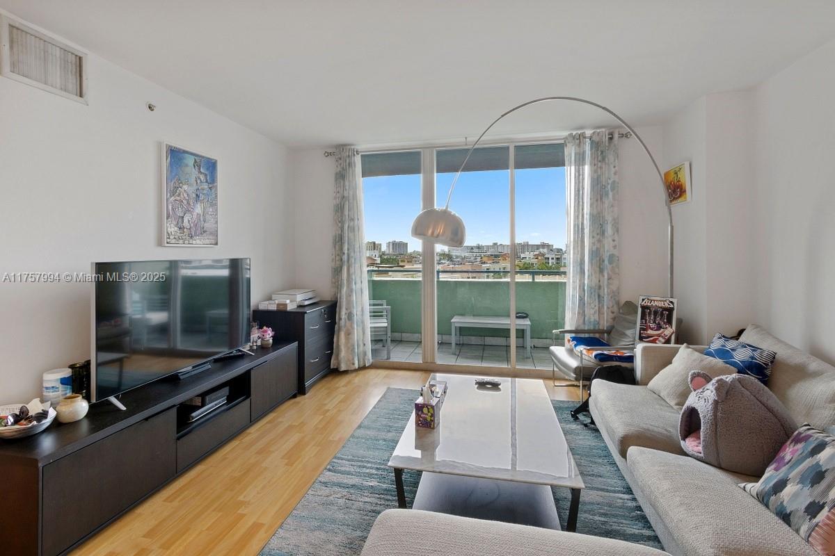Property Photo:  90 Alton Rd 807  FL 33139 