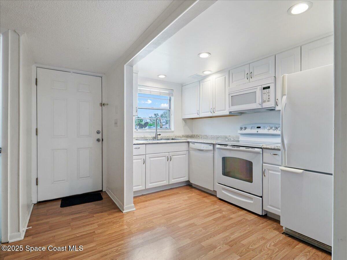 Property Photo: 2529 Country Club Drive FL 32780