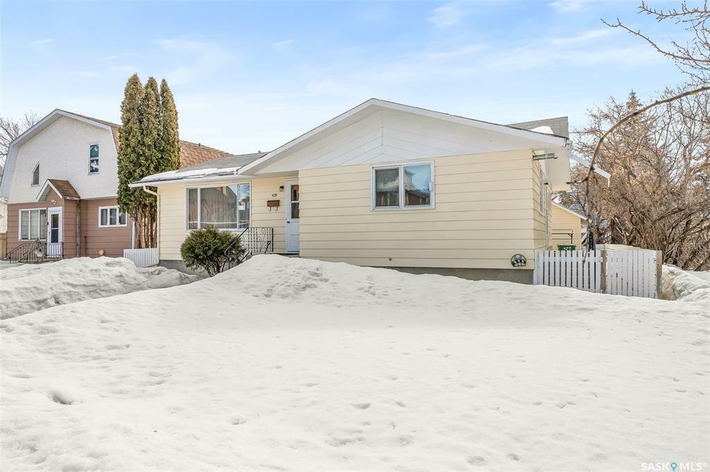 Property Photo:  429 Athabasca Street W  SK S6H 2C4 