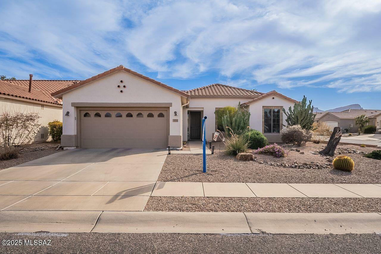 Property Photo:  7713 W Desert Cactus Way  AZ 85743 