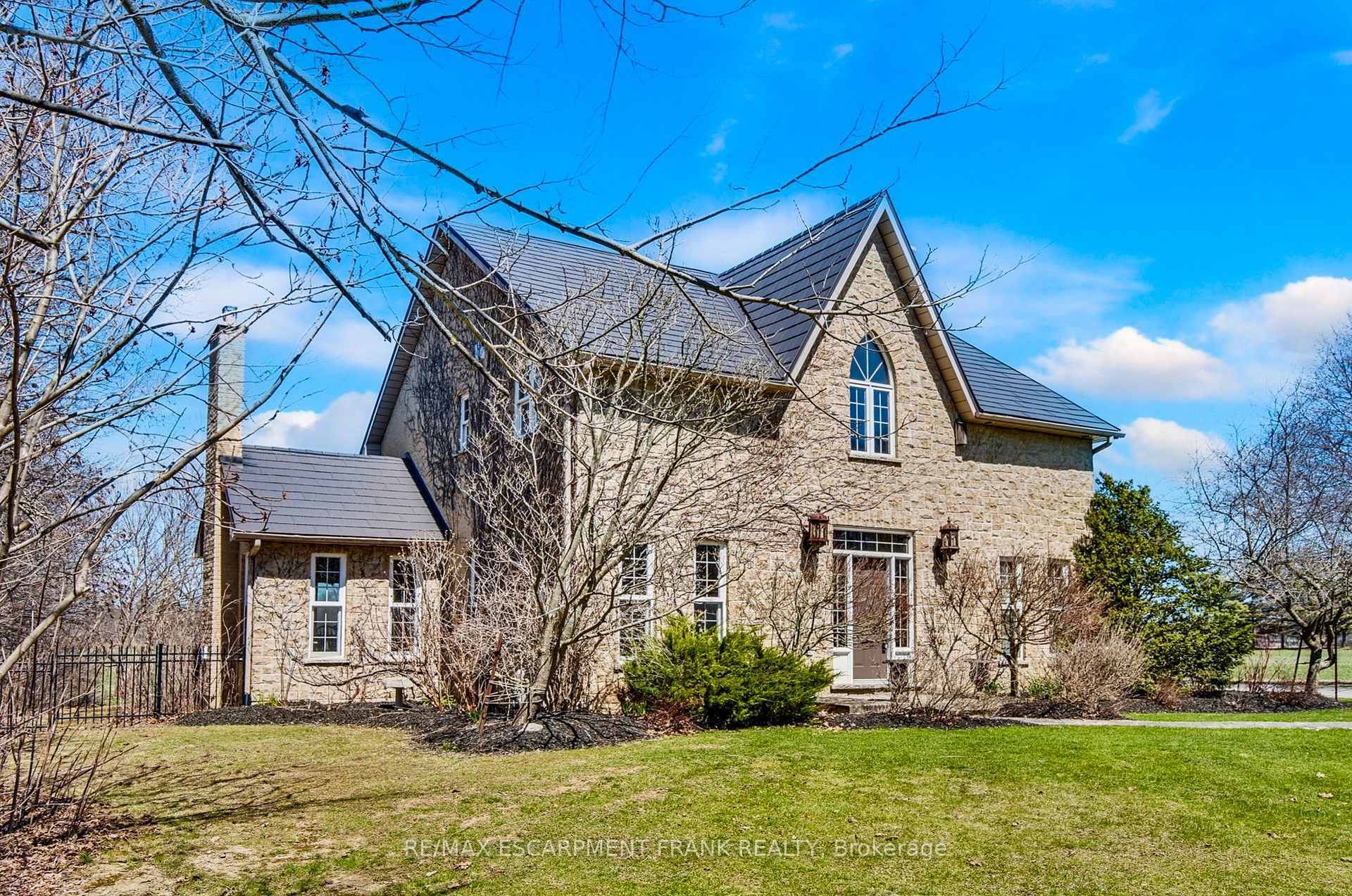 Property Photo: 3260 Guyatt Road ON L0R 1P0