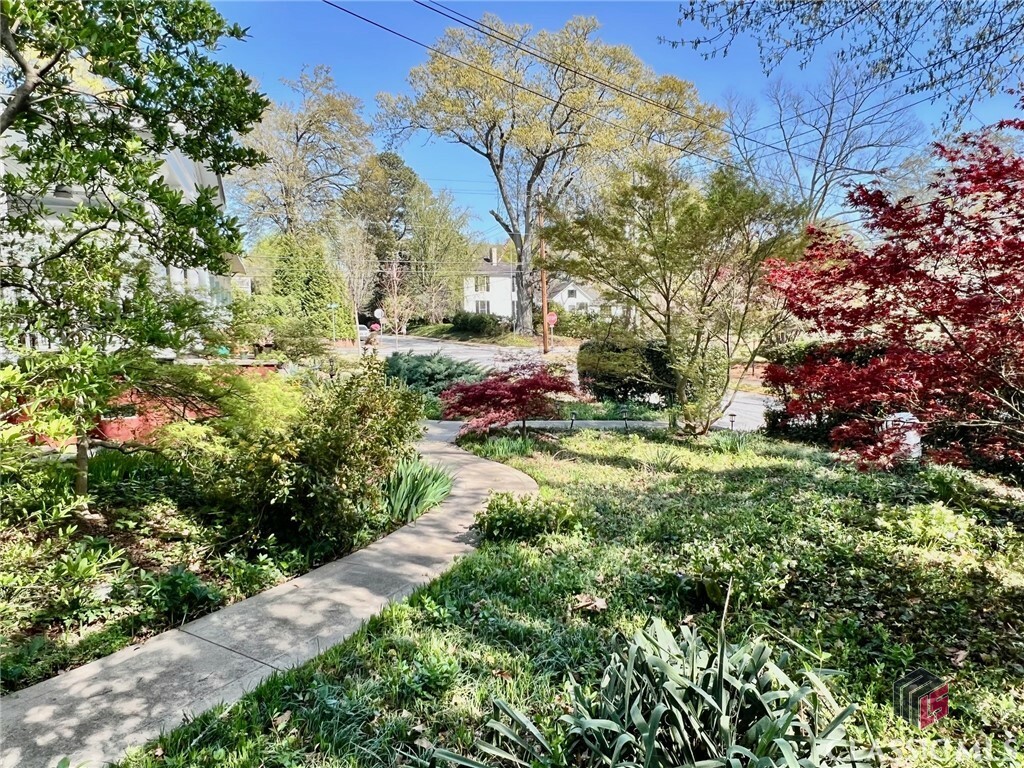 Property Photo: 550 Cobb Street GA 30606