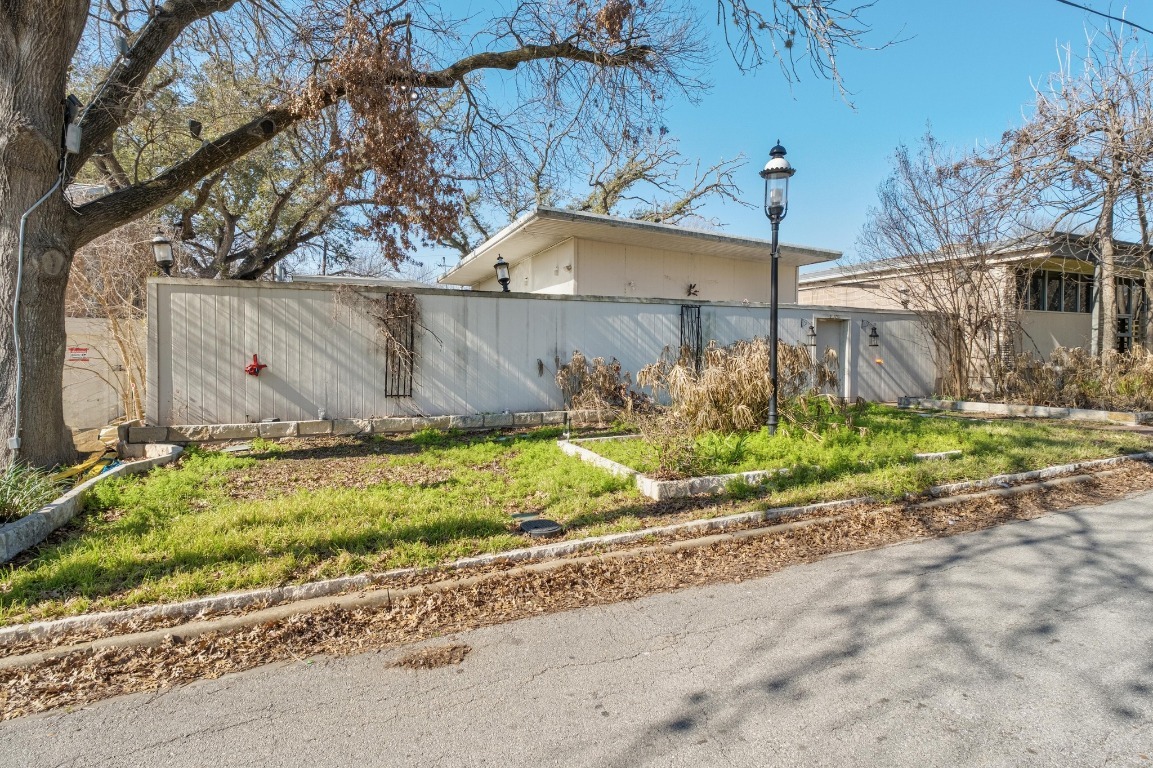 Property Photo:  121 Scott Street  TX 78666 