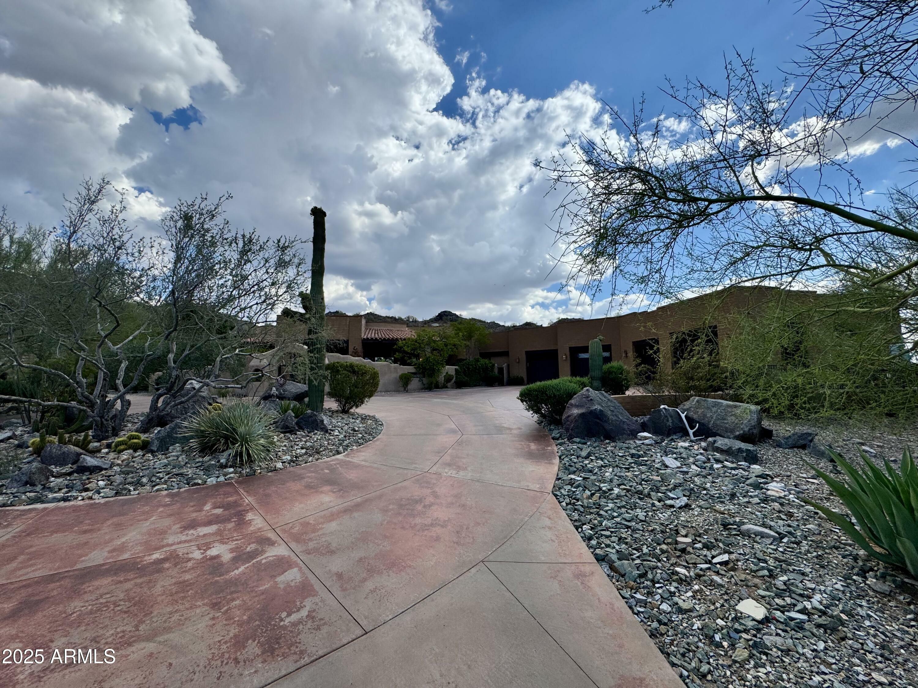 8903 N Arroya Grande Drive  Phoenix AZ 85028 photo