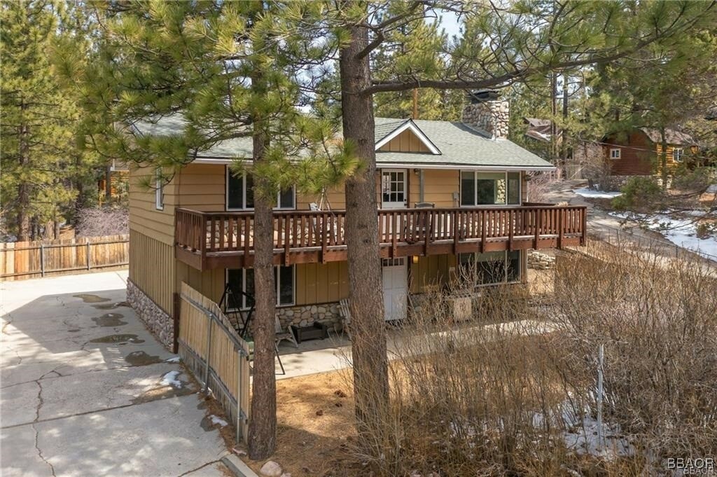 Property Photo: 469 Catalina Road CA 92315