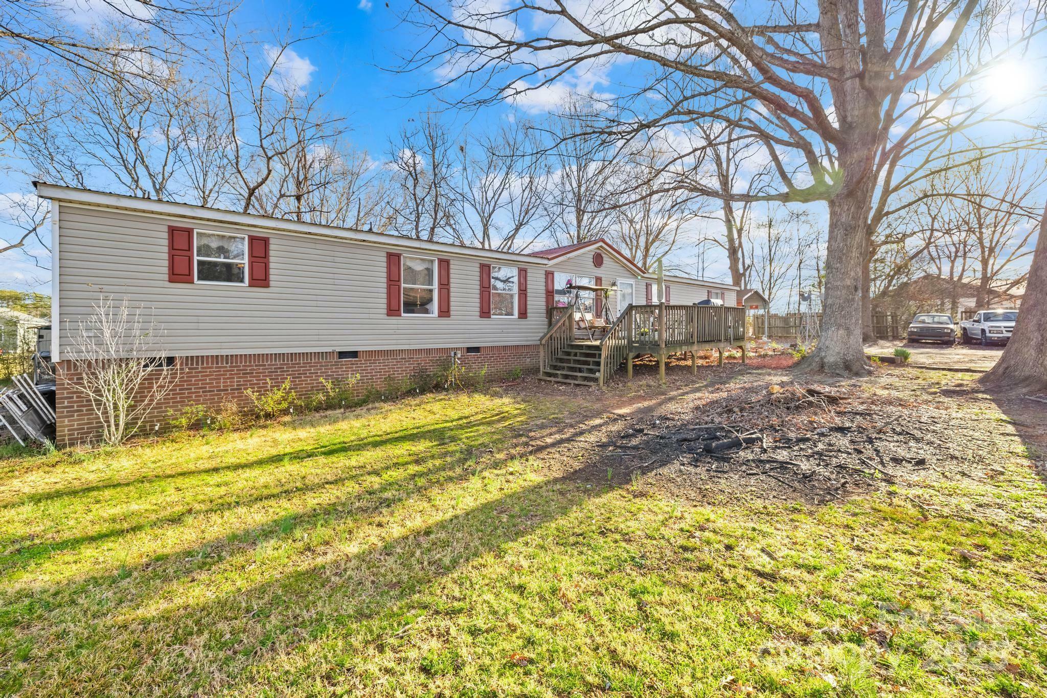 Property Photo:  334 Hillcrest Drive  NC 28115 