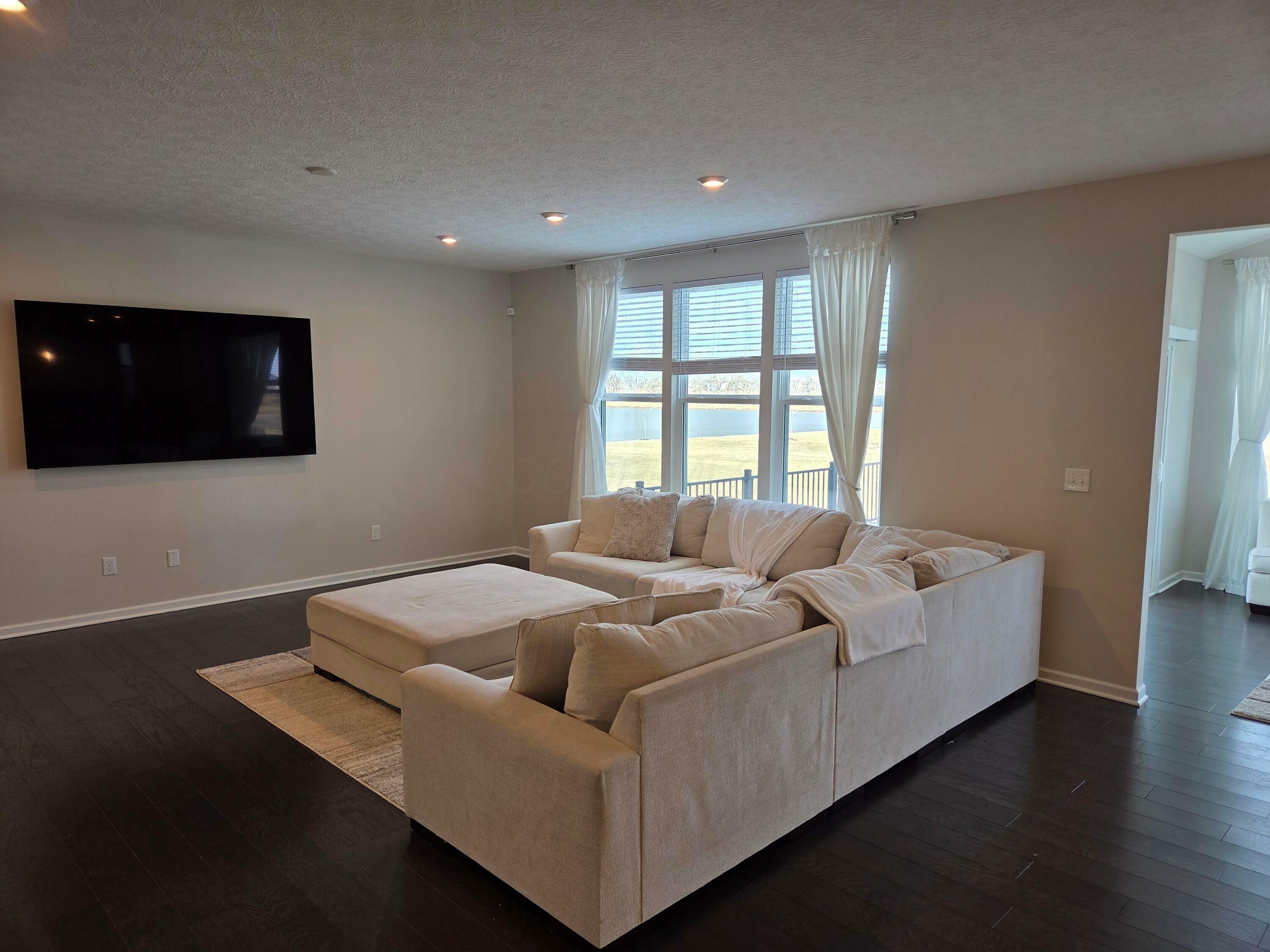 Property Photo: 2038 Broccoli Drive OH 43026