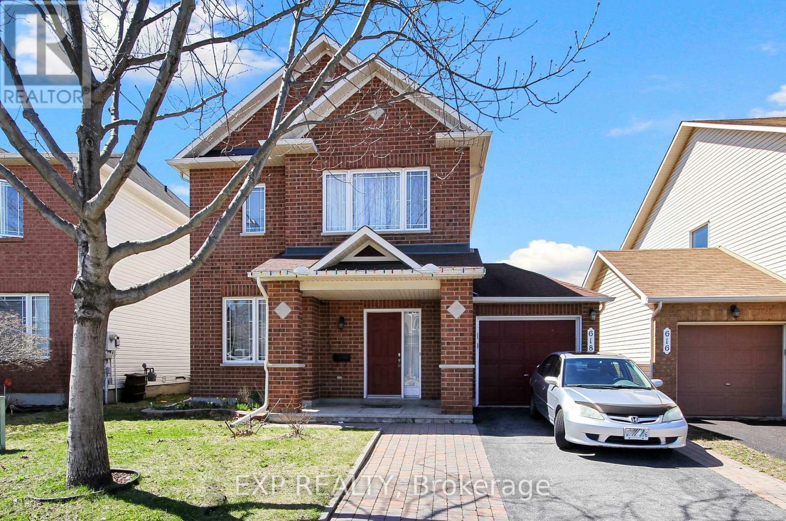 Property Photo: 618 Beatrice Drive South ON K2J 5N9