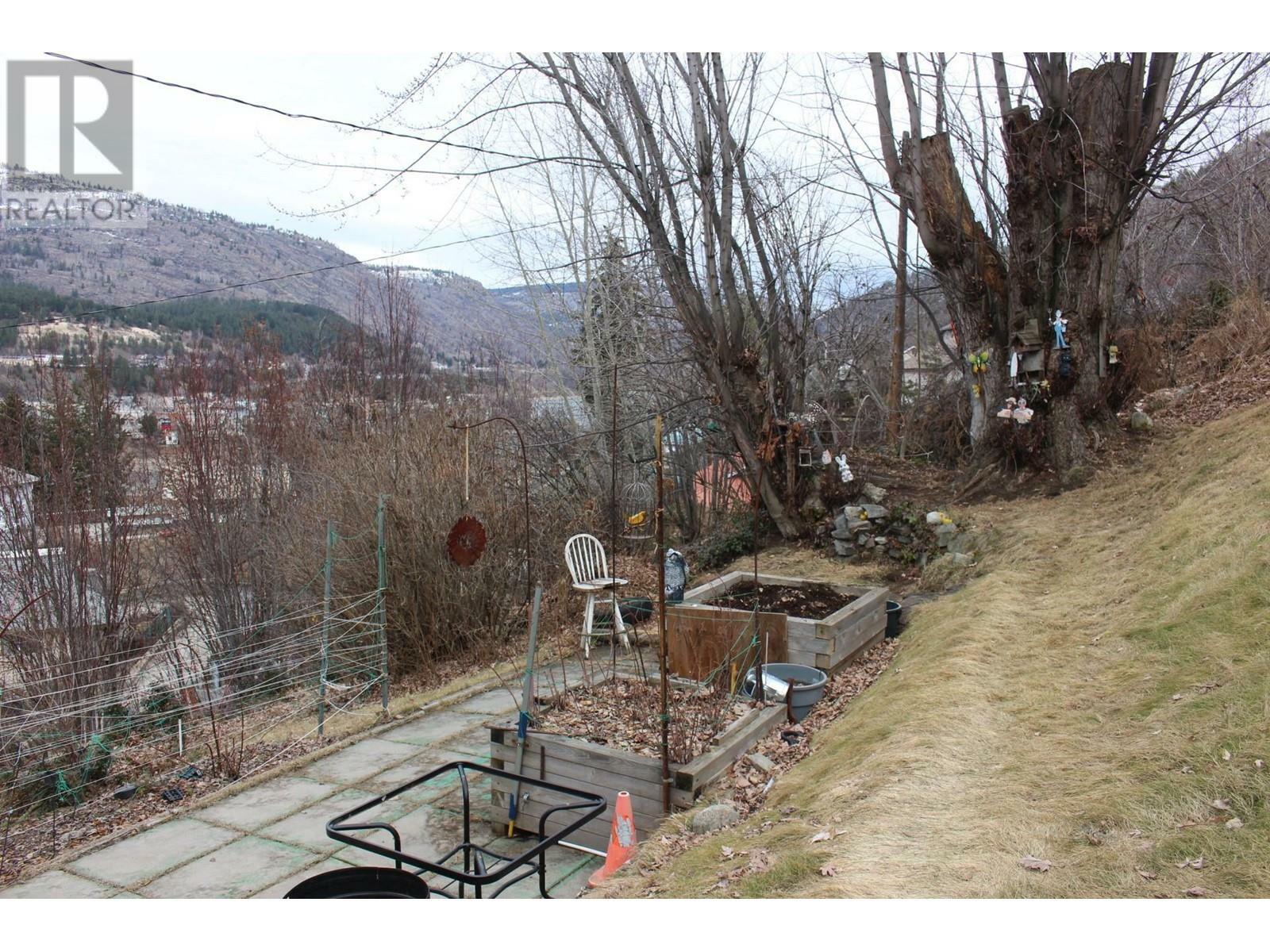 Property Photo: 1456 Ash Street BC V1R 3Y7