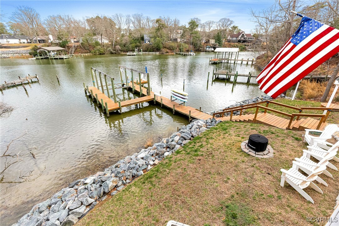 Property Photo: 160 Creekshore Drive VA 23043