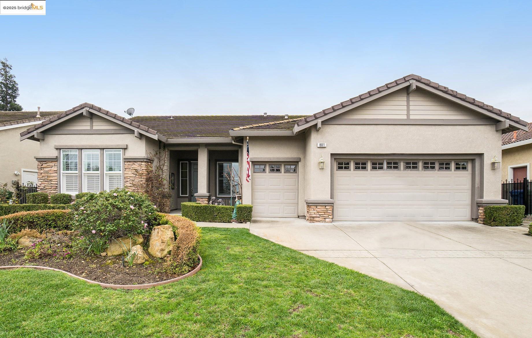 Property Photo: 801 Centennial Pl CA 94513