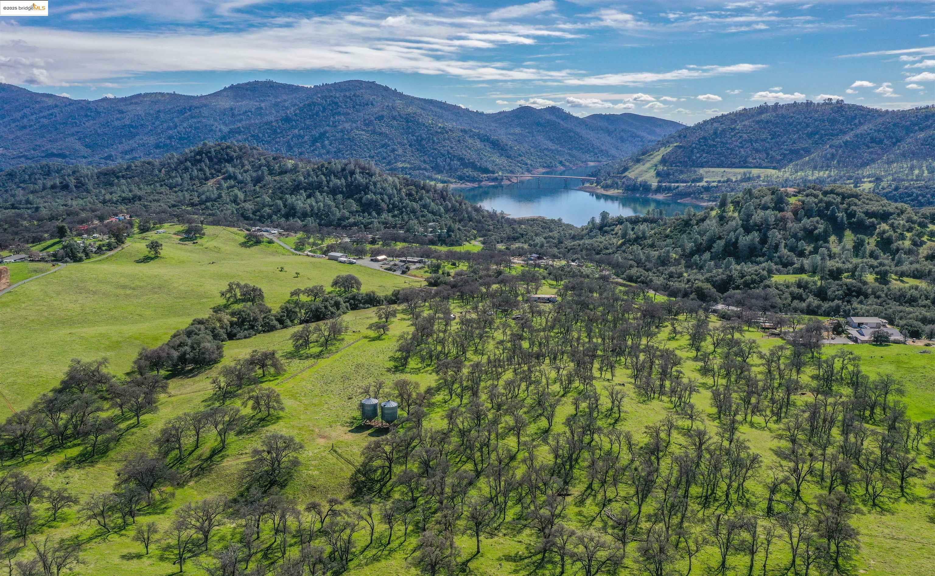 13300 Lone Bend Rd  Jamestown CA 95327 photo