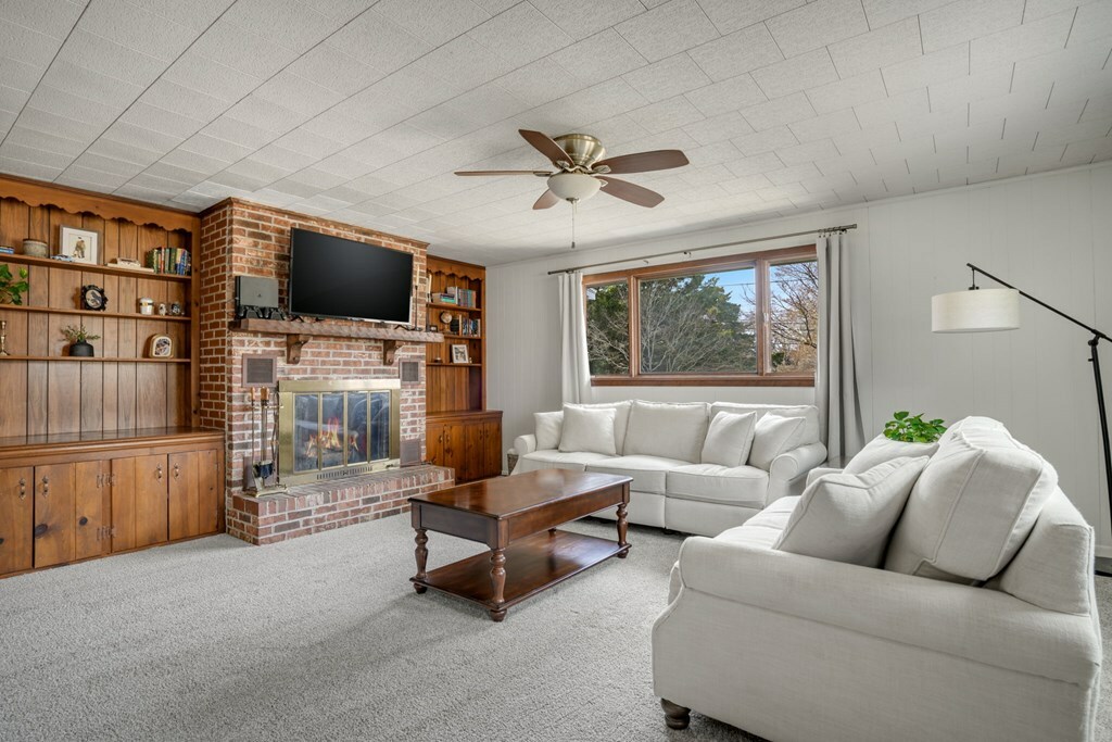 Property Photo: 33 Hill St VA 23417