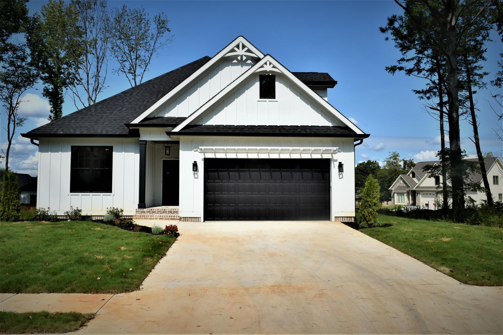 Property Photo: 5032 Lakeside Lane NE TN 37312