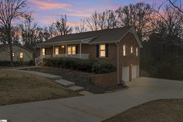 Property Photo:  400 Quail Run Circle  SC 29644 