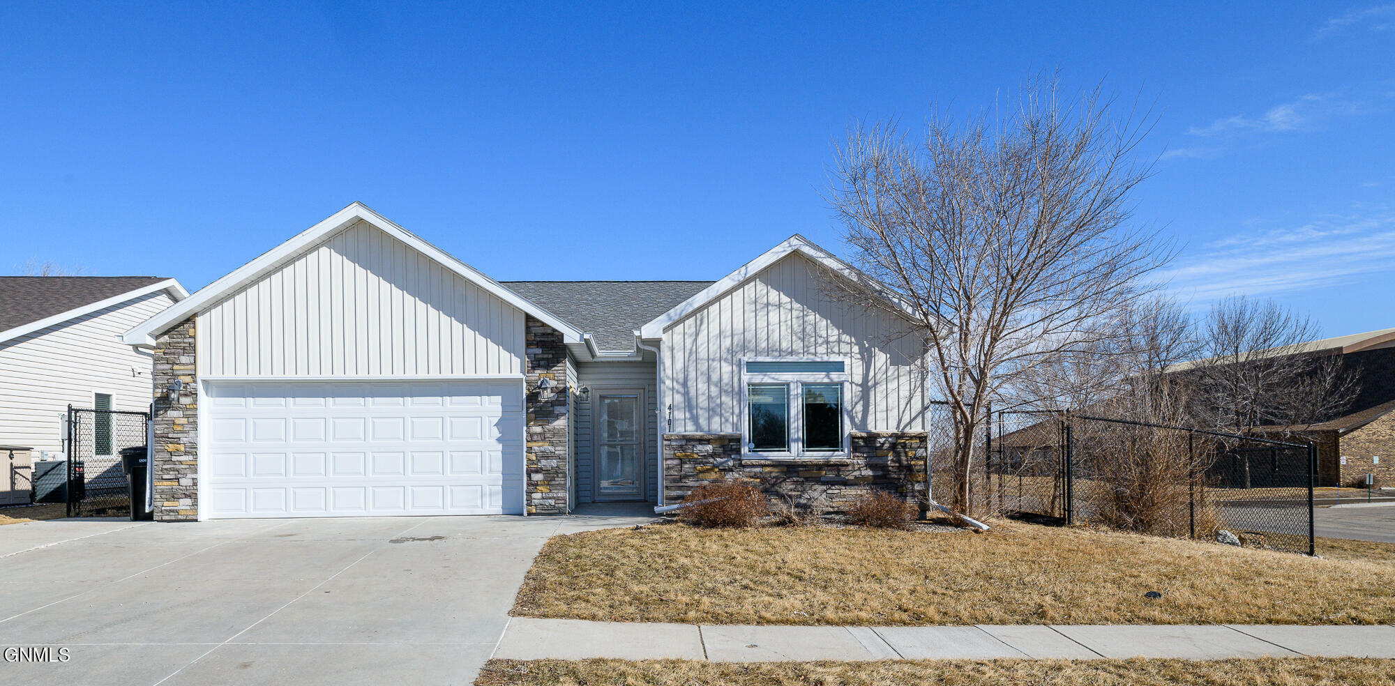 Property Photo:  4101 Huron Drive  ND 58503 