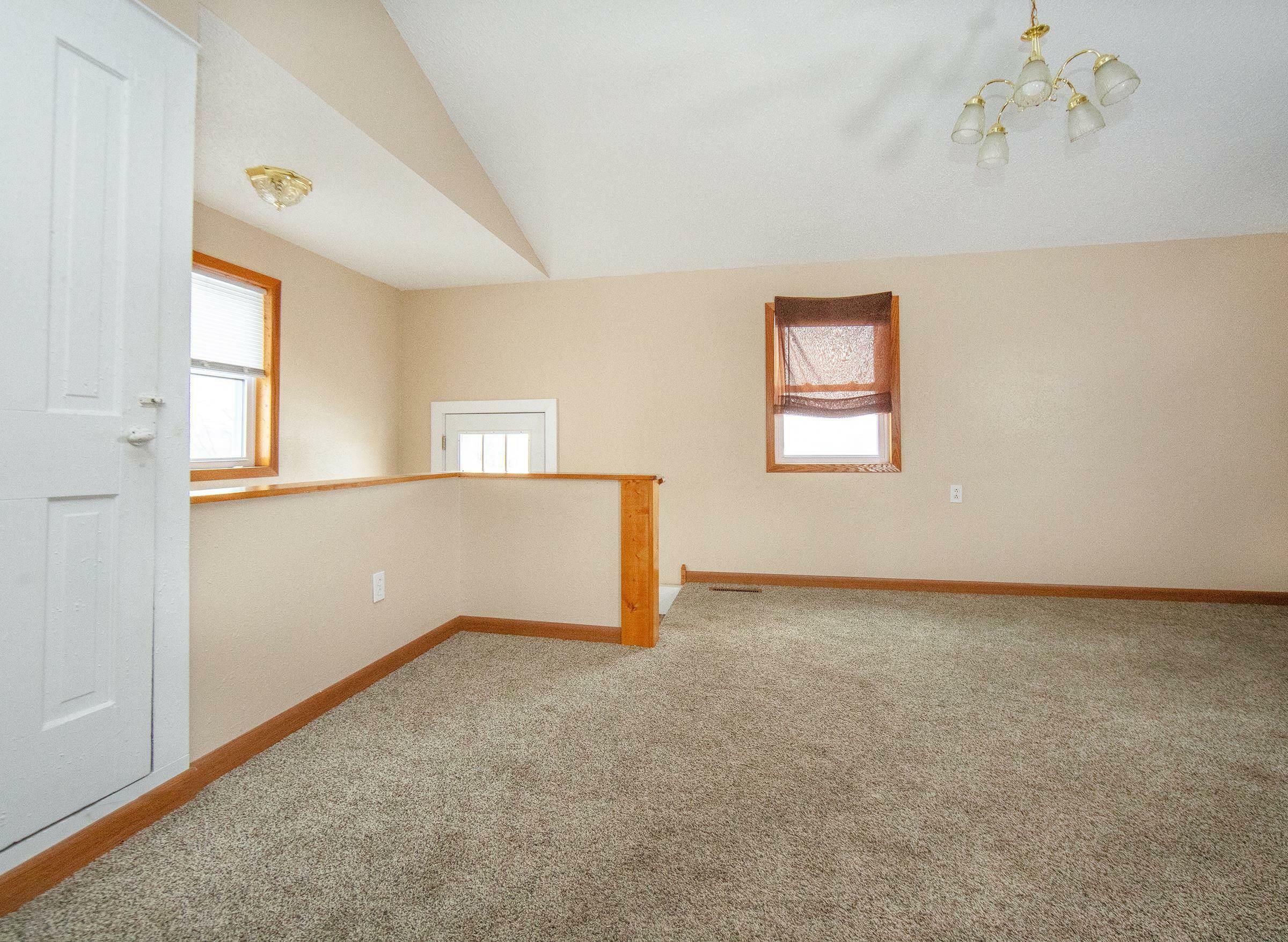 Property Photo:  110 SE 12th Street  IA 50662 