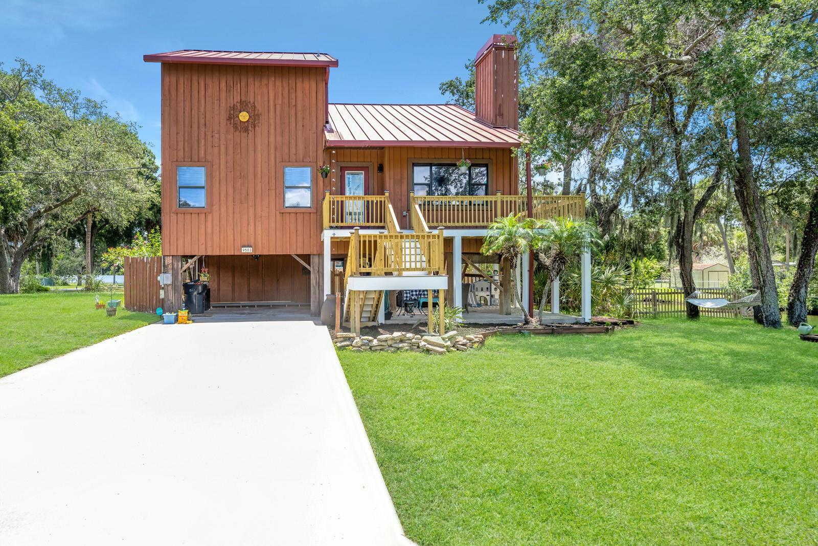 Property Photo: 9501 Alice Lane FL 33578