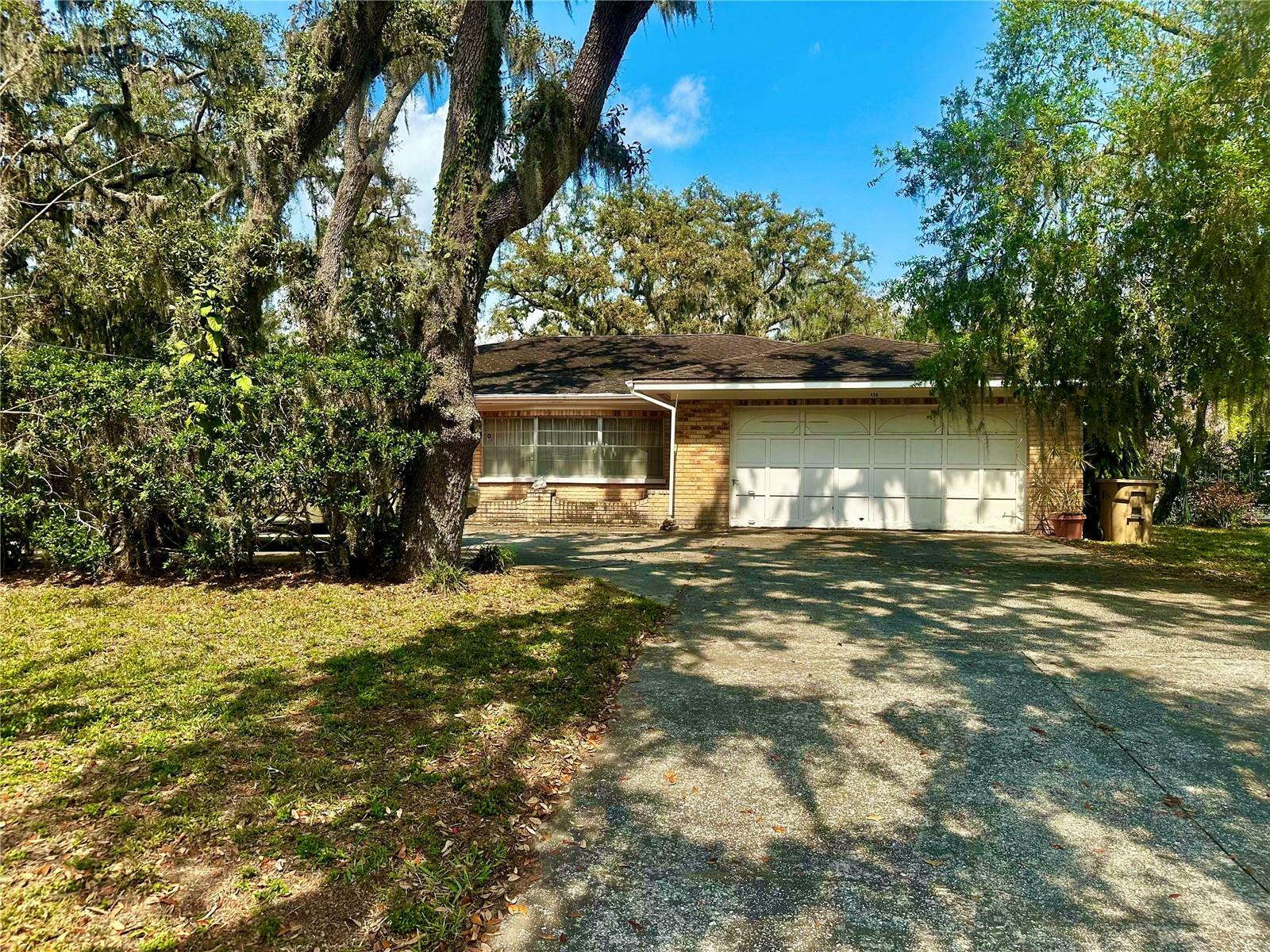 Property Photo:  406 Bullard Parkway  FL 33617 