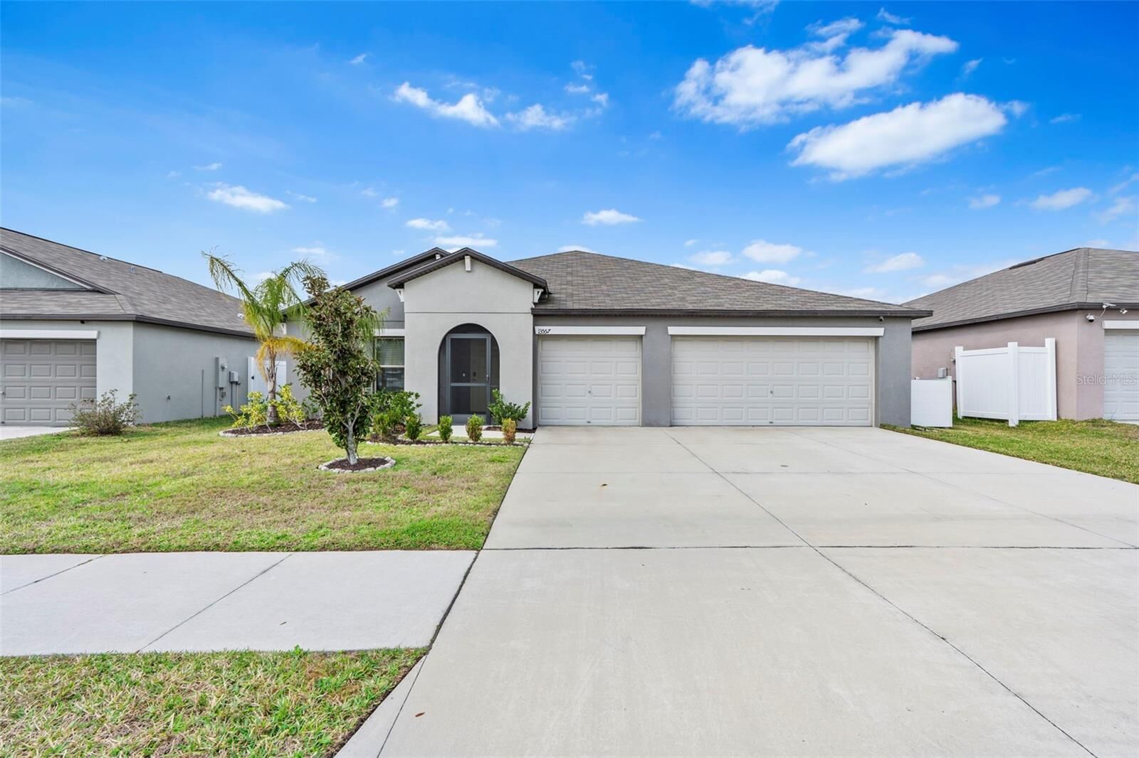 Property Photo: 13557 Willow Bluestar Loop FL 33579