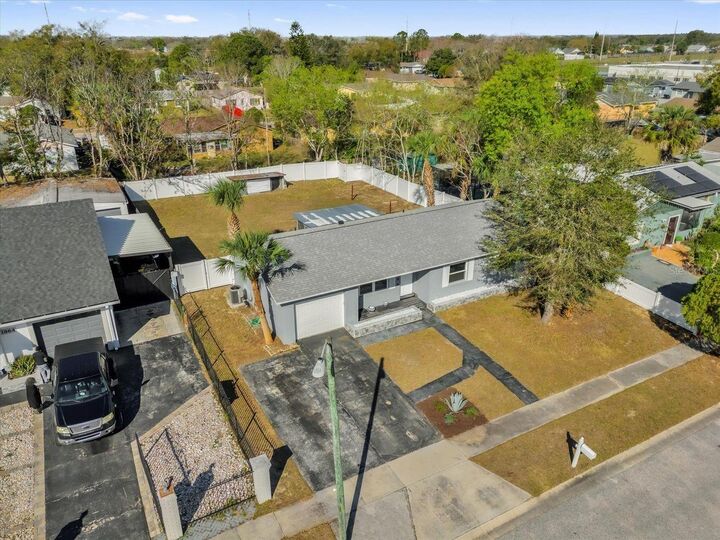 Property Photo: 1868 Wayside Drive FL 32818