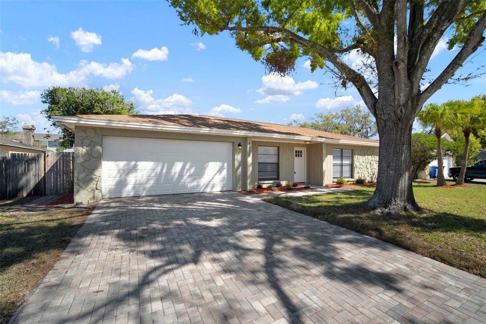 Property Photo:  1218 Lornewood Drive  FL 33596 