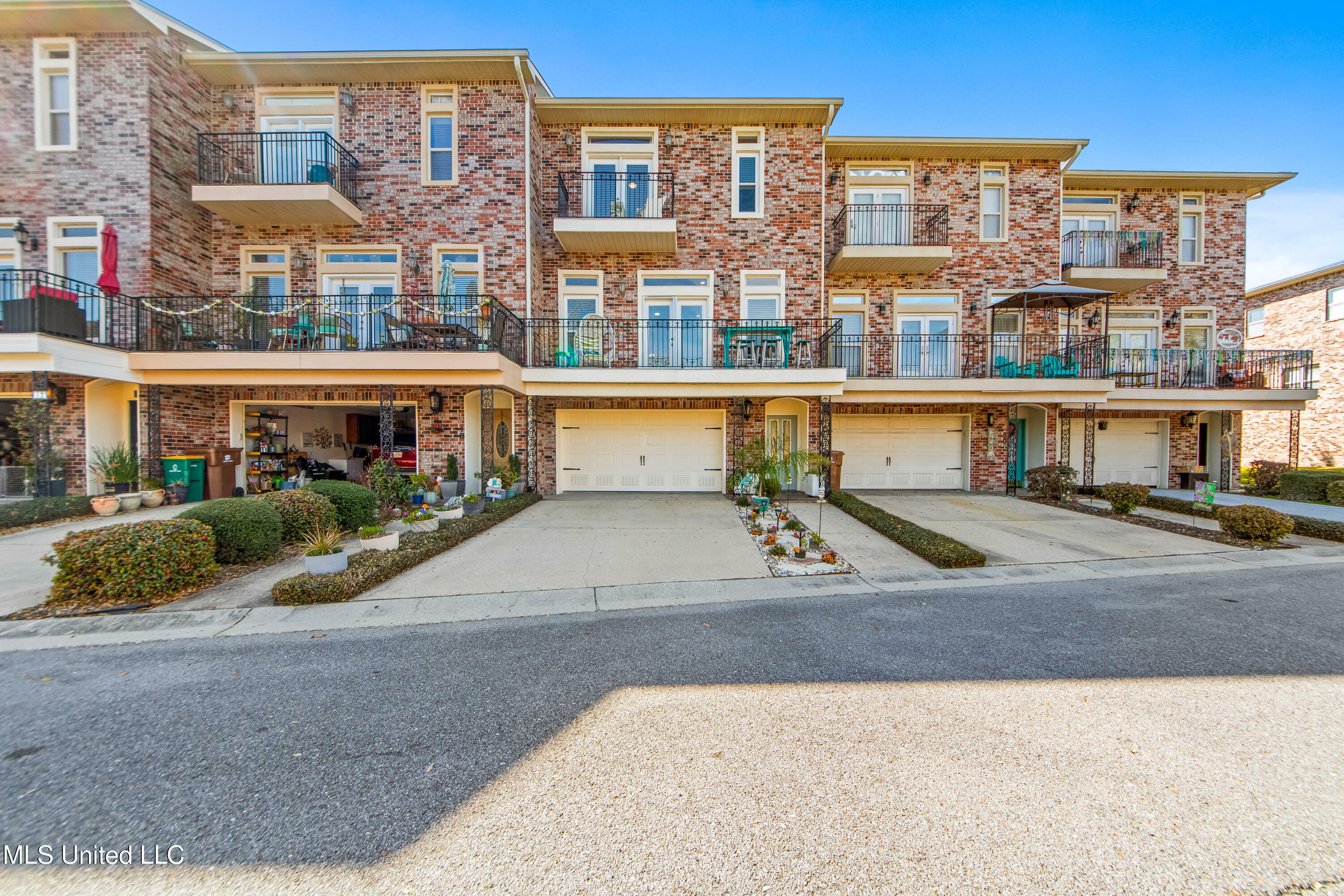 Property Photo: 19 Oak Alley Lane MS 39560