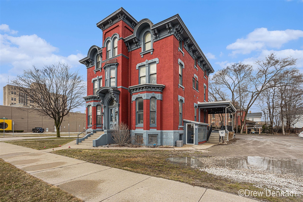Property Photo: 701 Center Avenue MI 48708