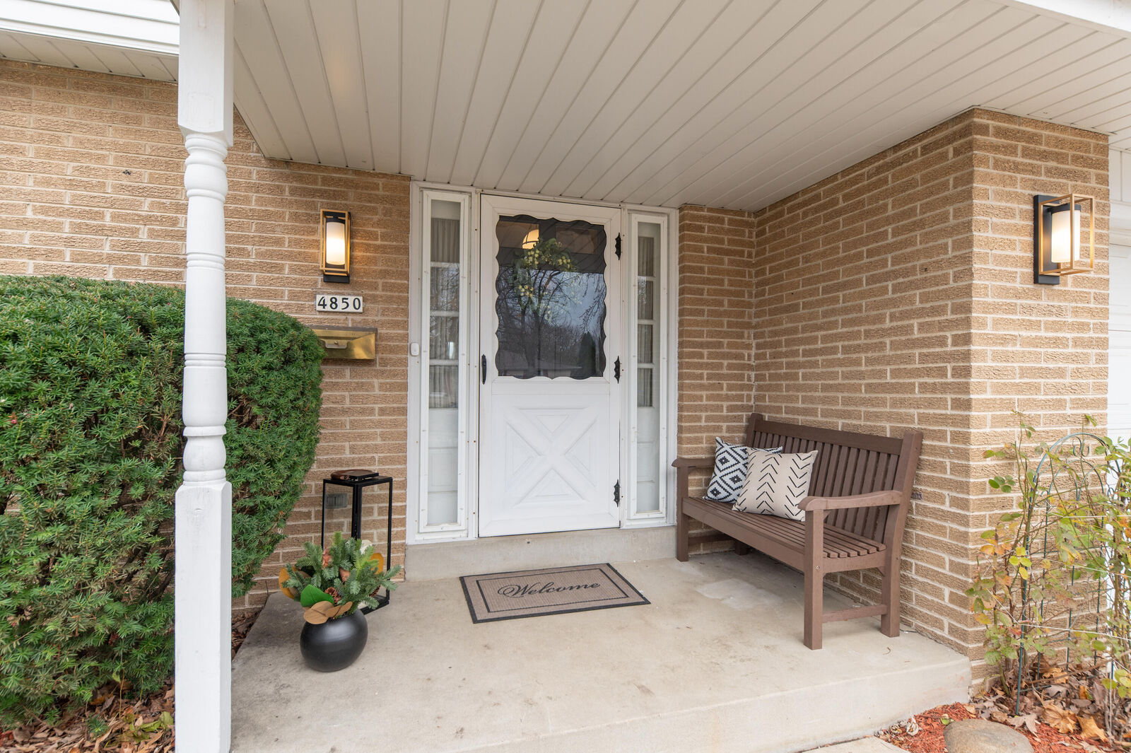 Property Photo:  4850 Stratford Dr  WI 53129 