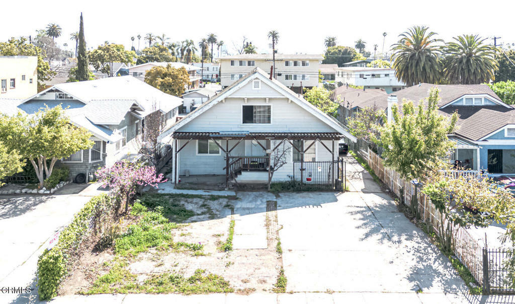 1716 Arlington Avenue  Los Angeles CA 90019 photo