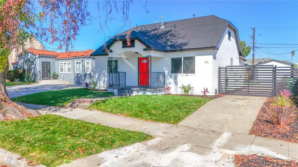 Property Photo: 1513 W 83rd Street CA 90047