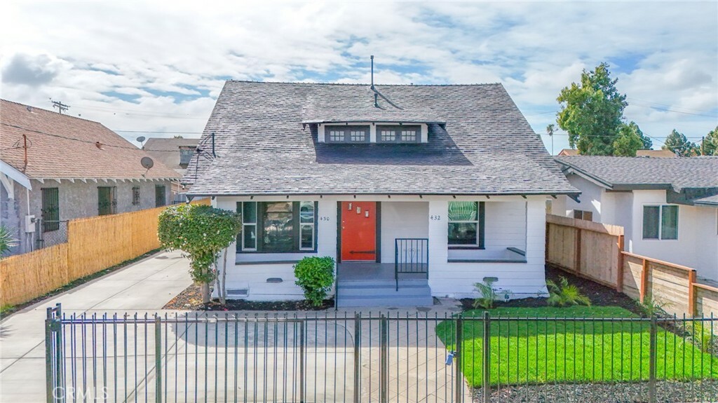Property Photo: 430 W 52nd Street CA 90037