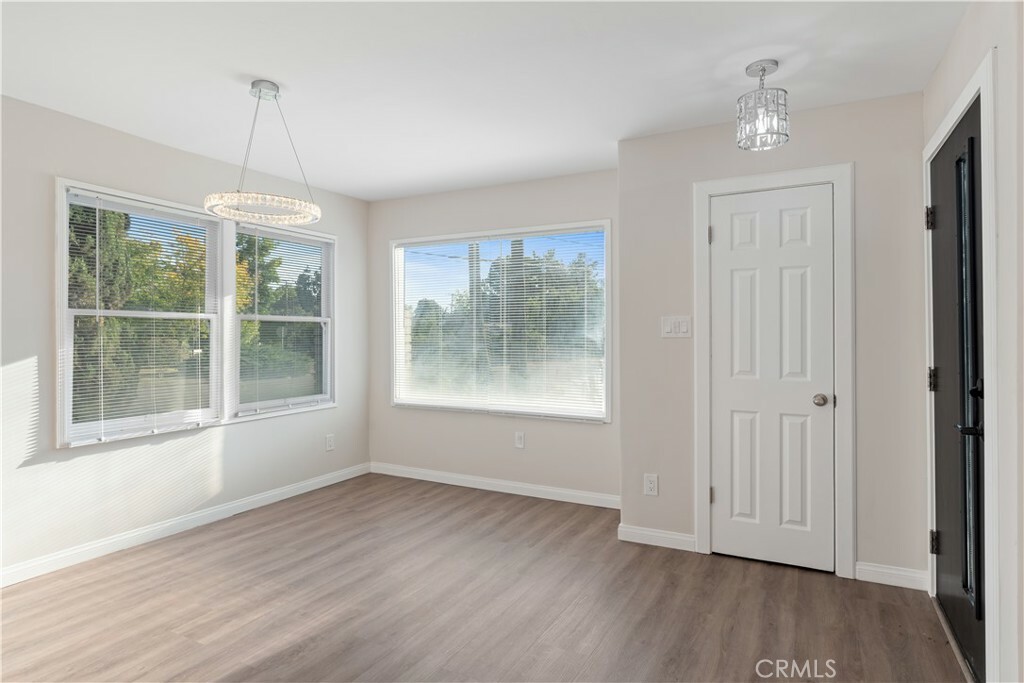 Property Photo:  3201 La Cresta Drive  CA 93305 